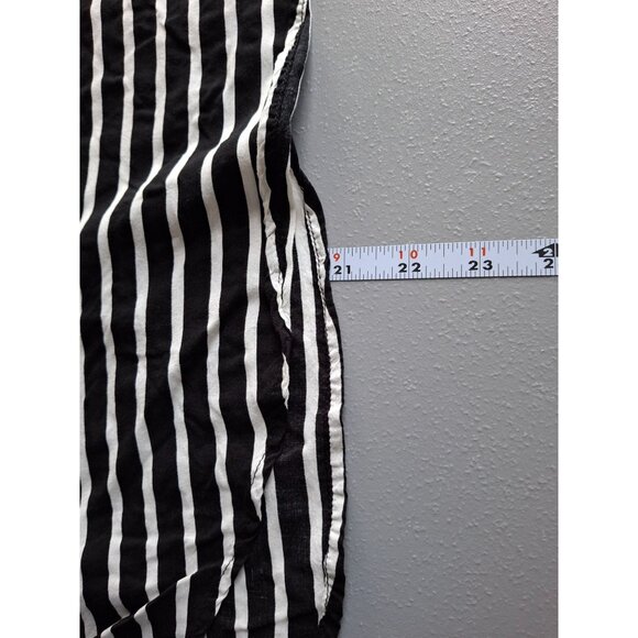Old Navy Black White Striped Tank L Soft Rayon Breezy Summer Beach - Picture 8 of 8